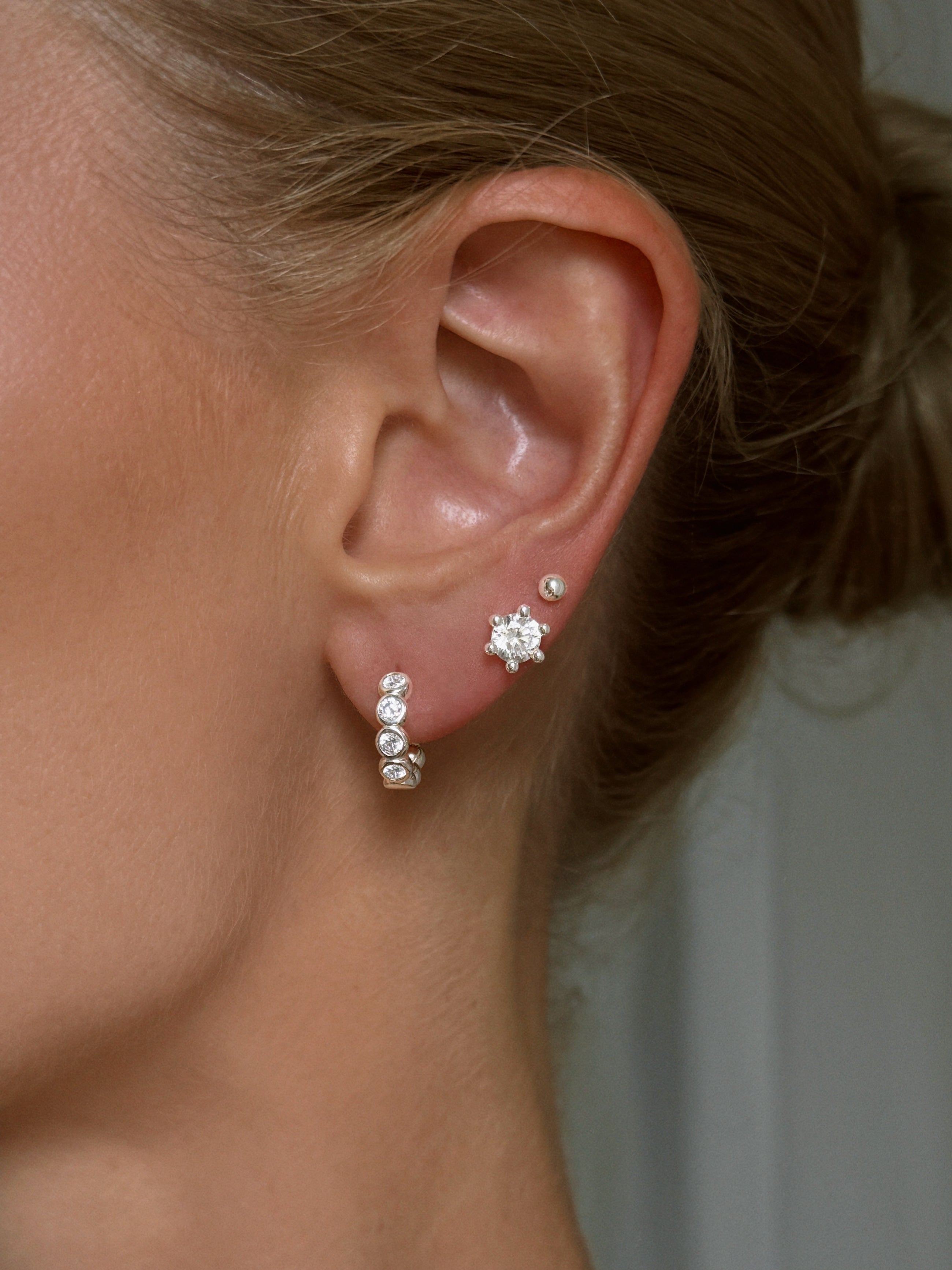 LUMI STUDS