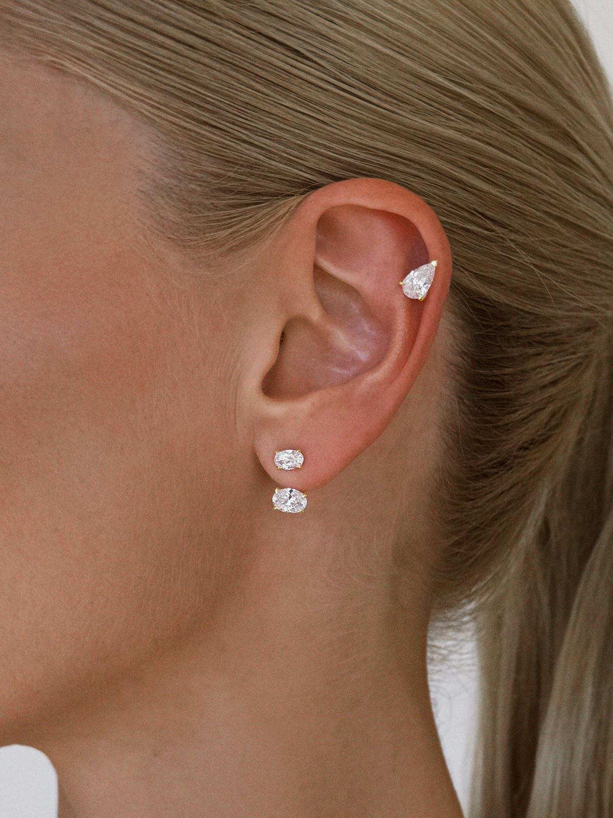 CHLOË OVAL EARRINGS