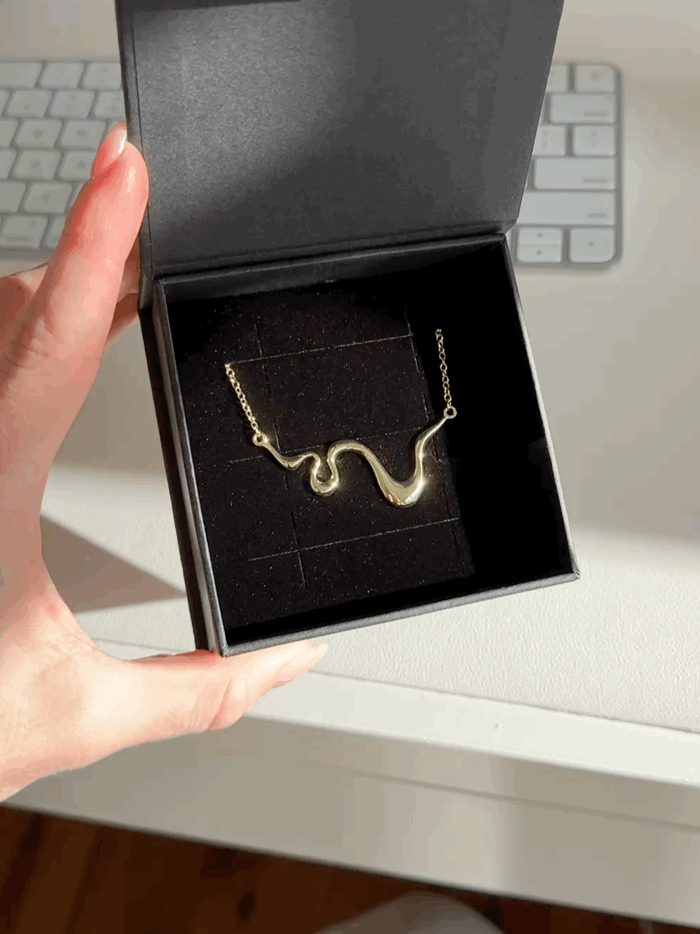 AURA NECKLACE