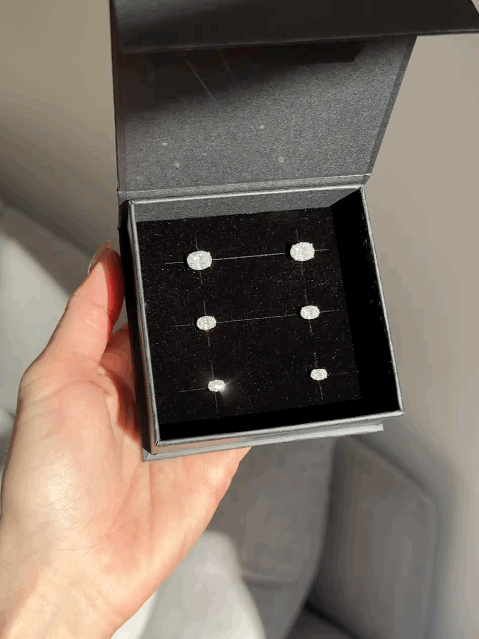 MARTINI STUDS • 1CT Oval