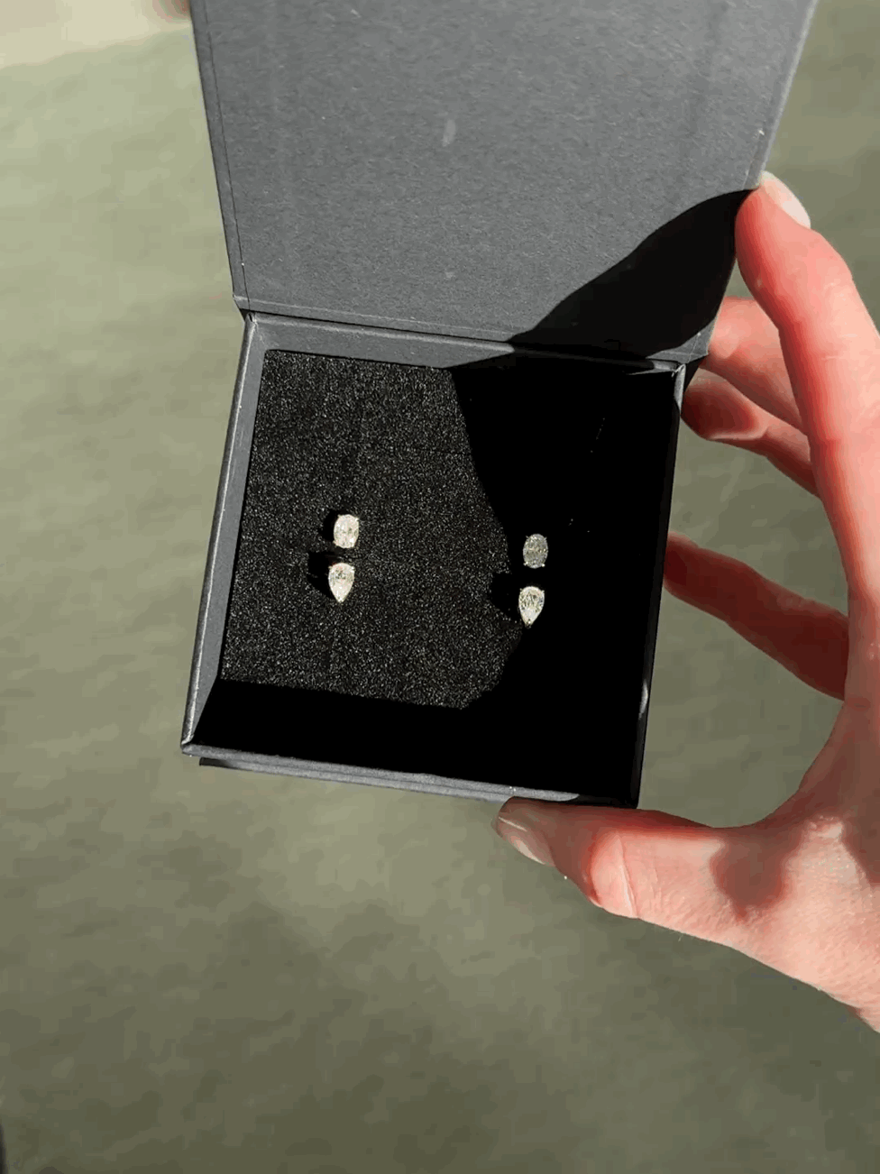 IL·LUSIÓ PEAR EARRINGS