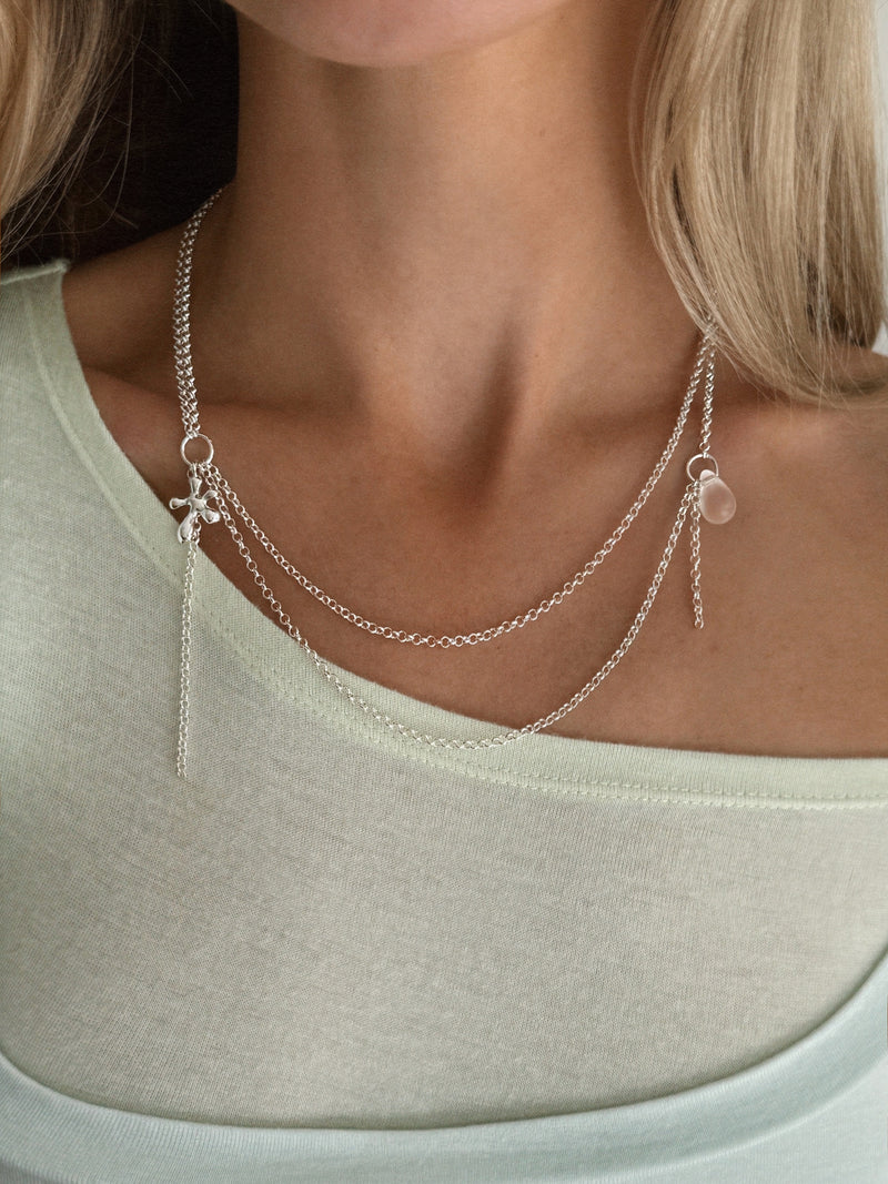 FLEUR NECKLACE