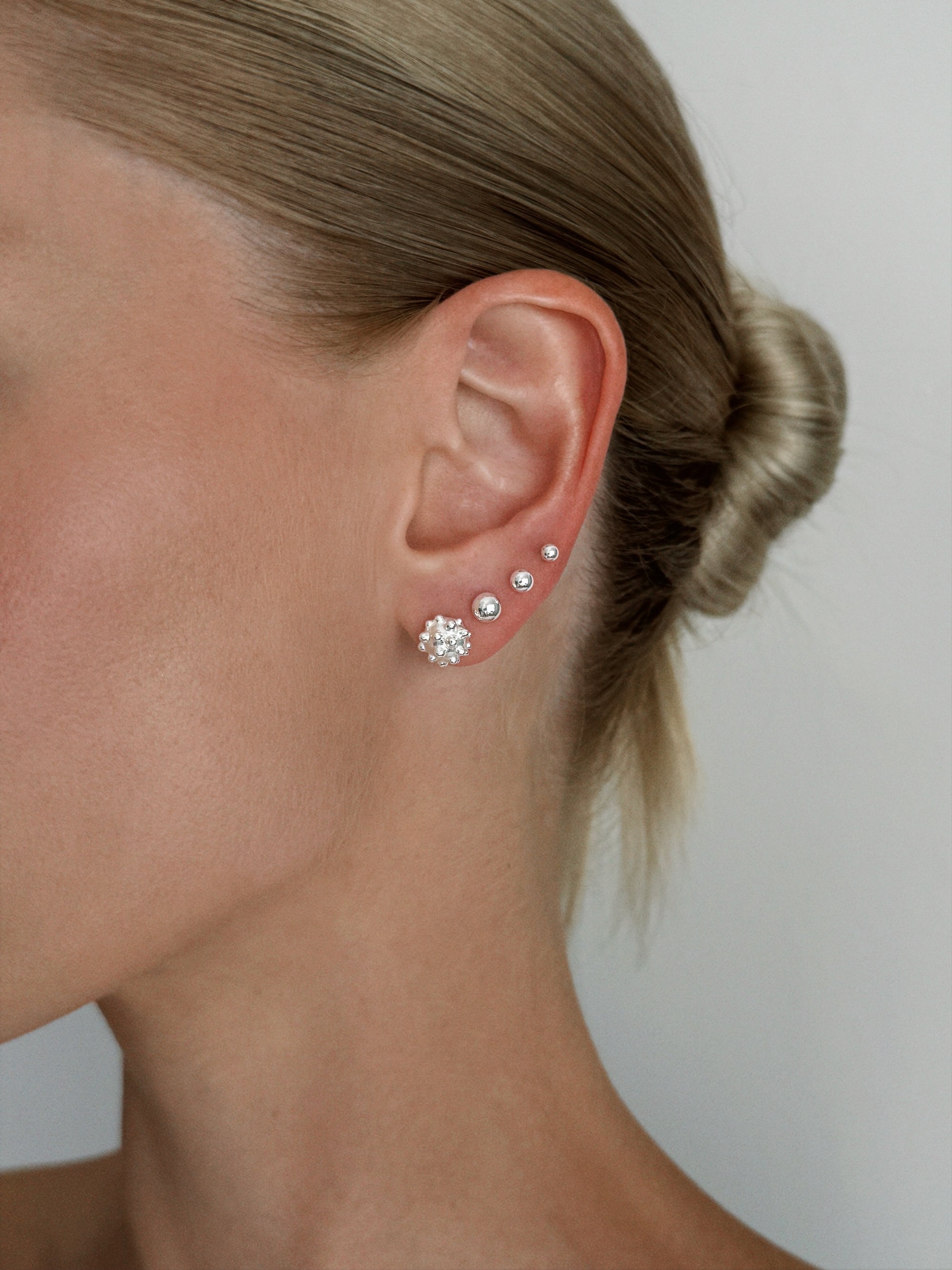 PLUTO BALL STUDS