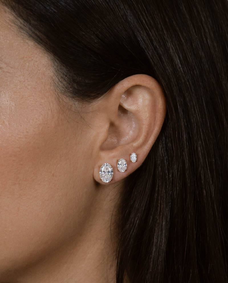 MARTINI STUDS • 2CT Oval